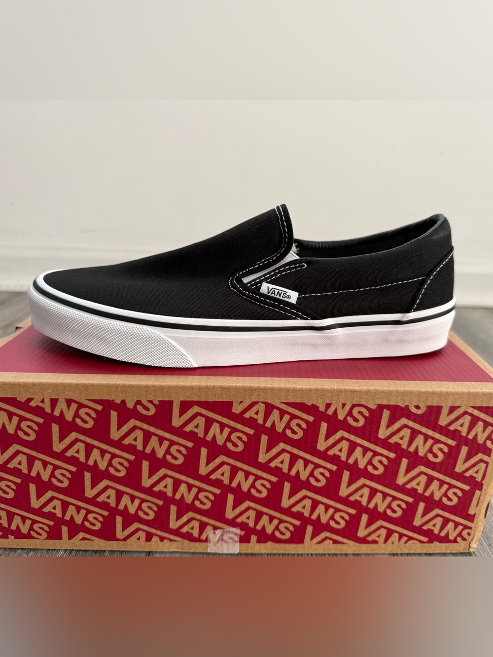 Vans Classic Slip-on Black Sneakers Men 8 Women 9.5